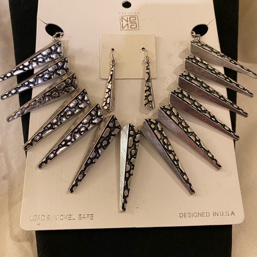 NWT Tribal Necklace w/earrings